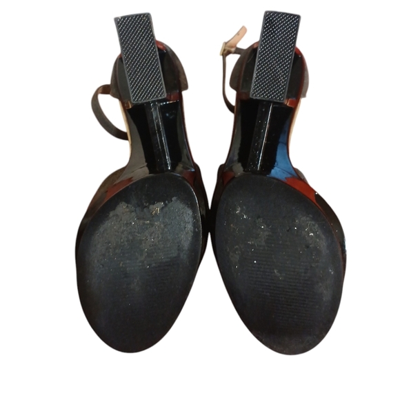 C Label Black and Gray Geometric Heel Cut Out Platform Sandals size 10 - Picture 9 of 11